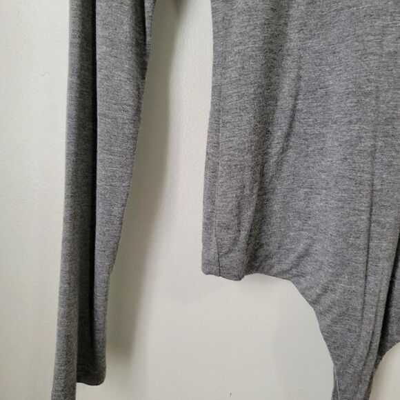 EUC PRIVACY PLEASE DEEP V NECK GREY LONGSLEEVES BODYSUIT SZ M - Picture 7 of 14
